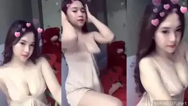 Cewek imut cantik pamer body super menggoda
